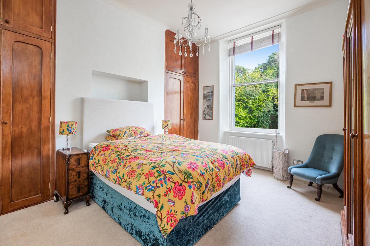 Stunning In Victorian With Garden