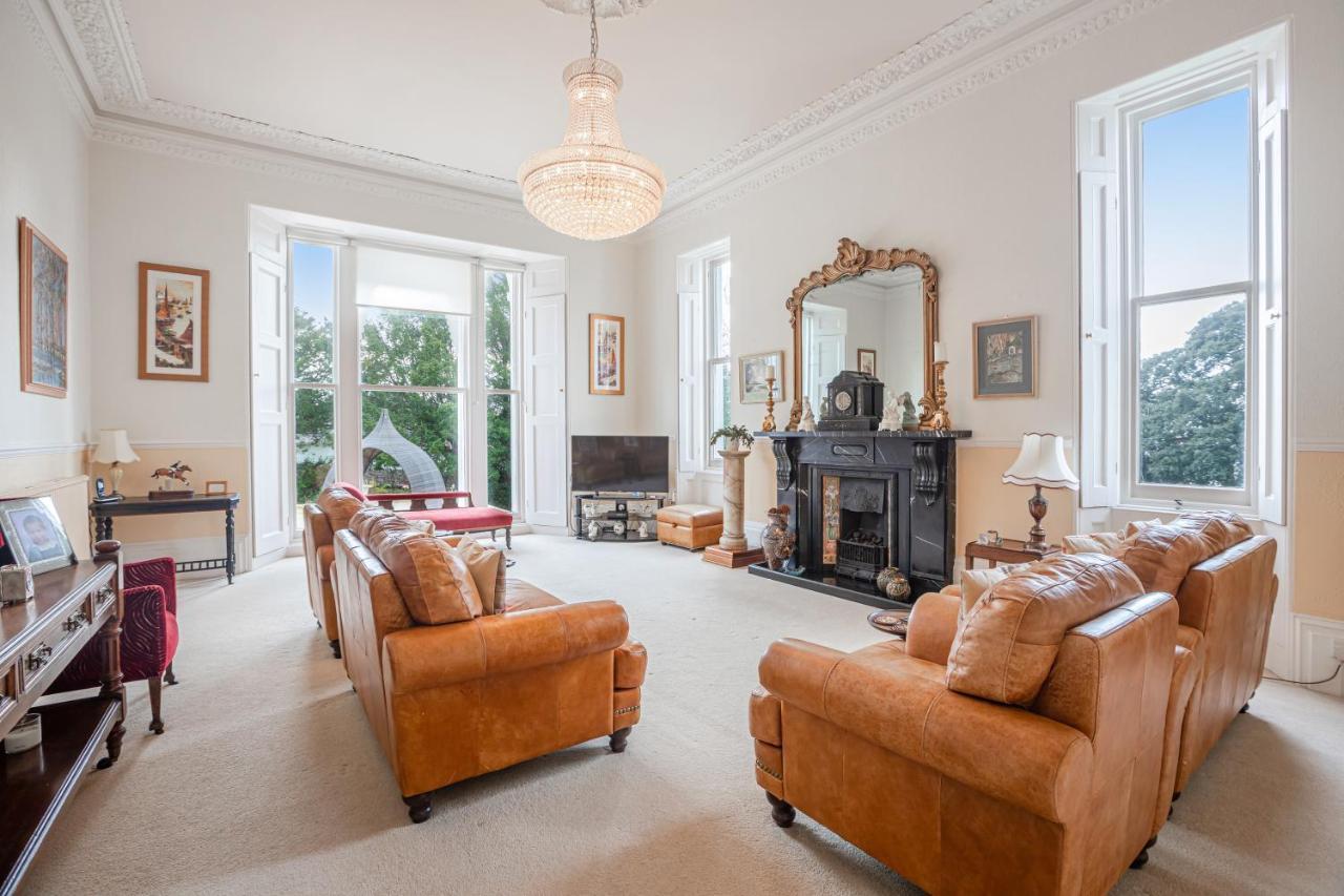 Stunning In Victorian With Garden